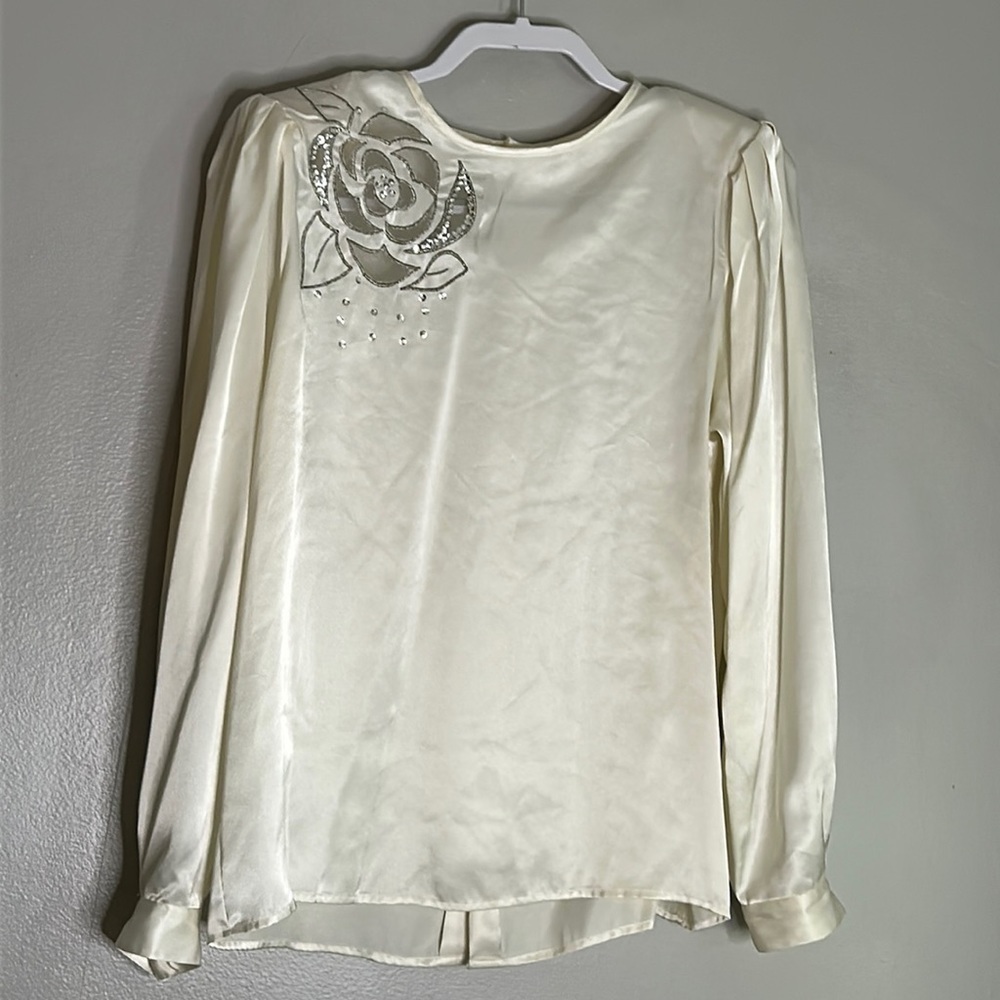 Vintage 1980s button back long sleeve, satin off-white rose blouse women’s 10